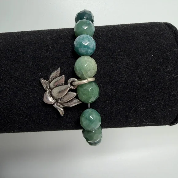 Moss Agate & Pewter Lotus Charm Stretch Bracelet NIP - Hazel and Harmony - Picture 6 of 13